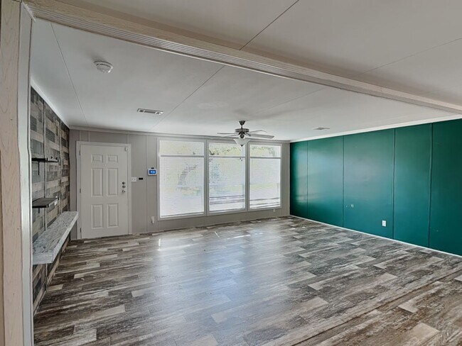 Building Photo - 1601 Quail Run