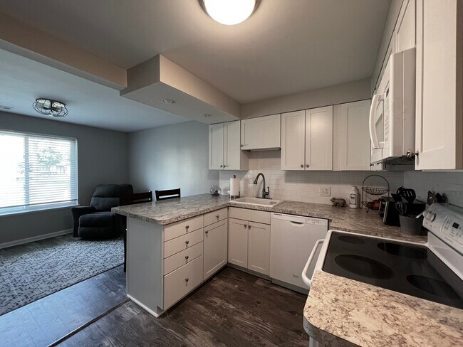 Building Photo - 8 Southcreek Ct