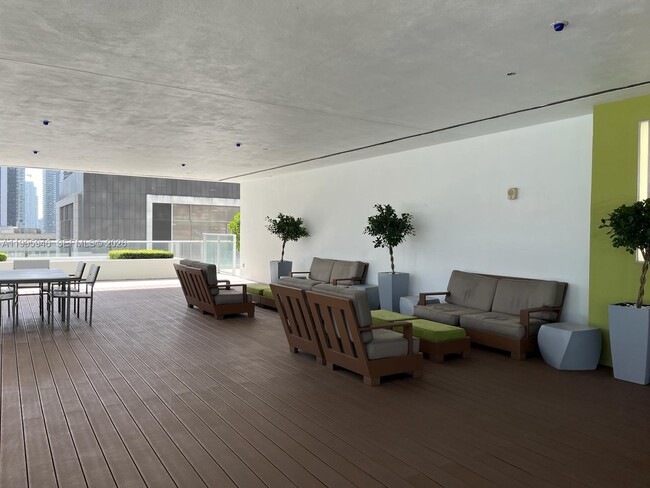 Building Photo - 55 SE 6th St