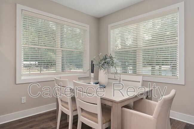 Building Photo - 1709 Perimeter Lp