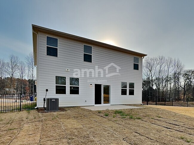 Building Photo - 15732 Thomas Rd