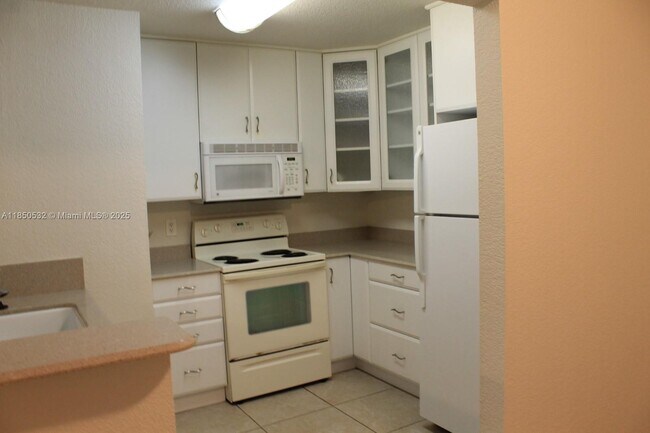Building Photo - 7925 SW 86th St