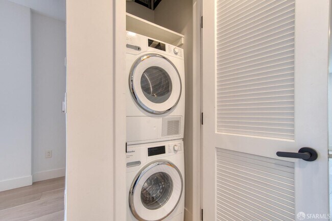 Building Photo - 2177 3rd St