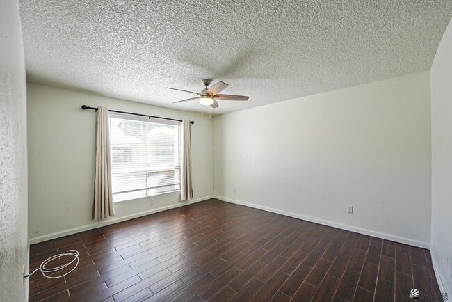 Building Photo - 2155 S 14th Ave
