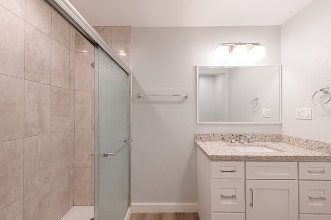 Building Photo - 4727 W 147th St