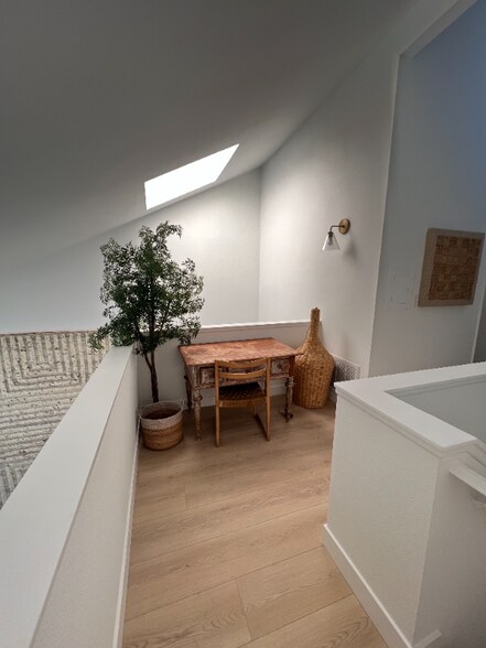 Building Photo - 5045 8th St