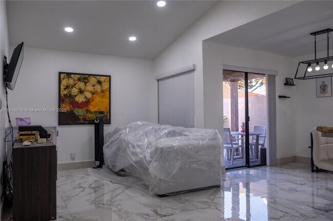 Building Photo - 6294 NW 170th Terrace