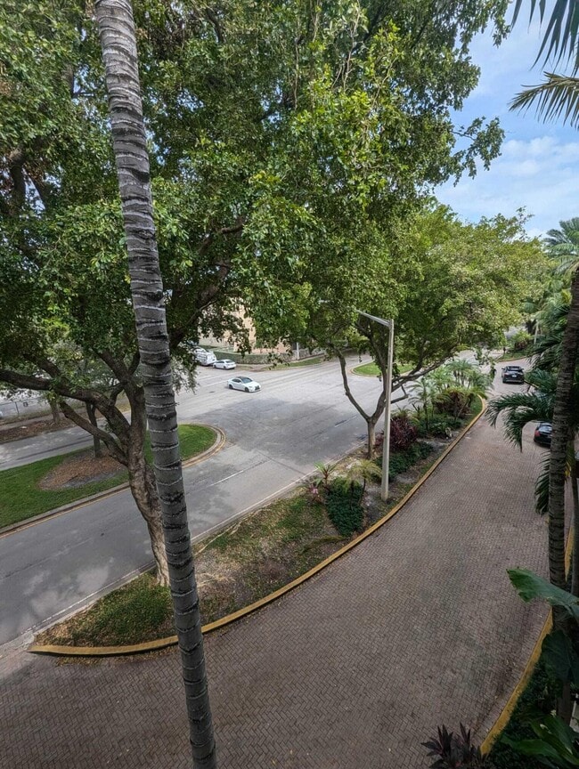 Building Photo - 1800 Sans Souci Blvd