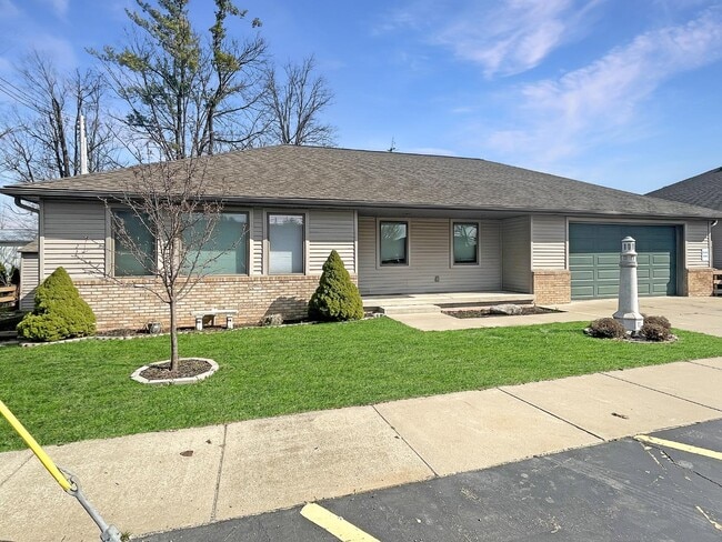 Primary Photo - 141 S Main