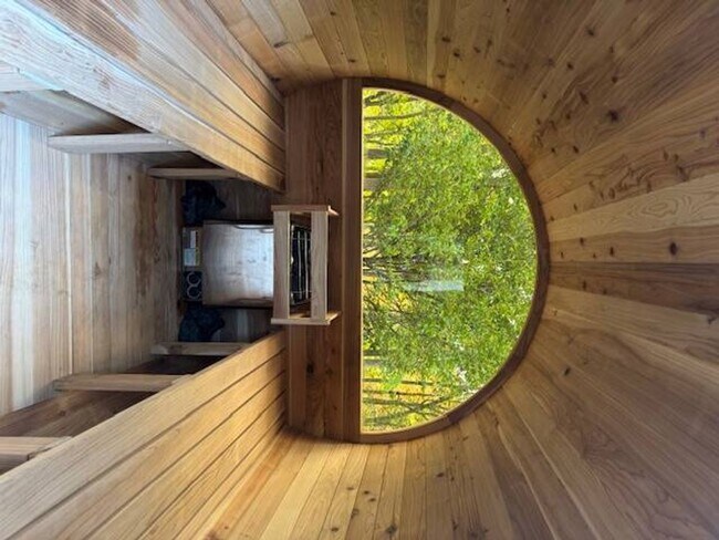 Building Photo - 9 Willow Pond Rd