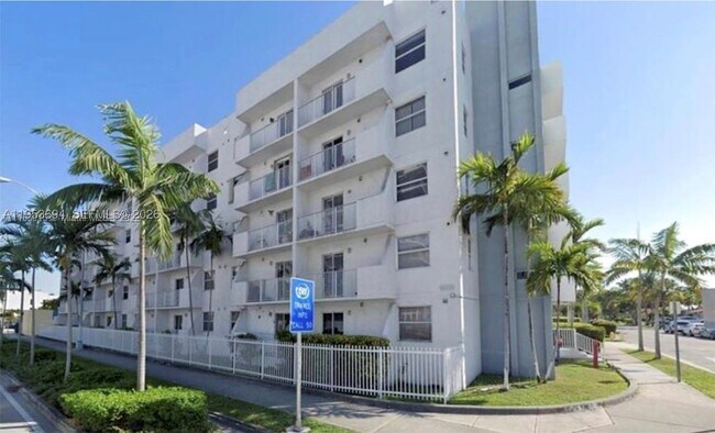 Building Photo - 2575 SW 27th St