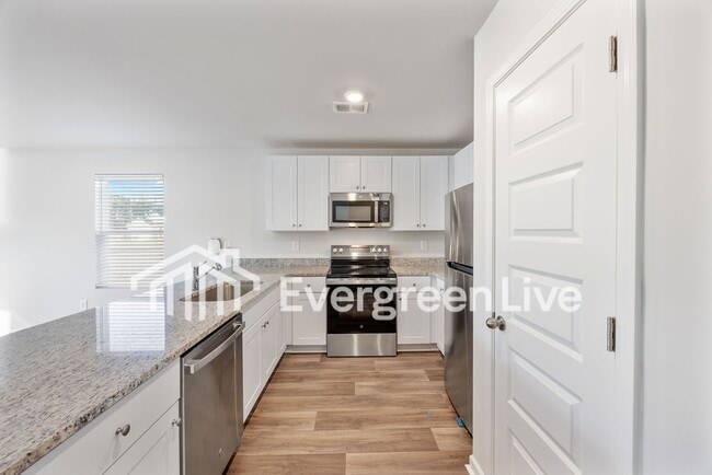 Building Photo - 1243 English Oaks St