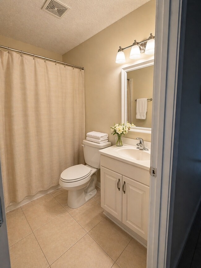 Building Photo - 5227 Bunche Dr