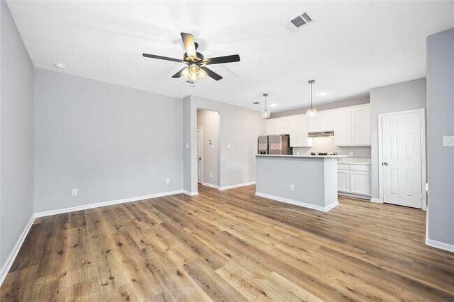 Building Photo - 4507 White Rock St