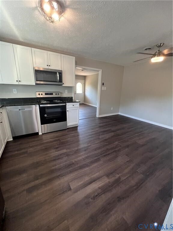 Building Photo - 7032 Claybird Ln