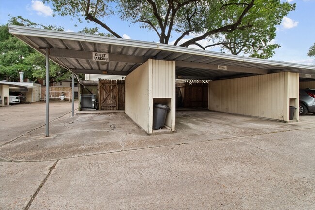 Building Photo - 12997 Trail Hollow Dr