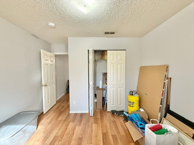 Building Photo - Lease Takeover Opportunity Available!