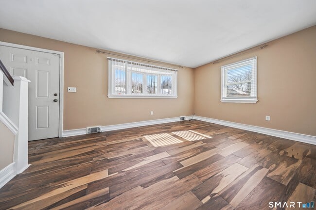 Building Photo - 33 Harland Ave