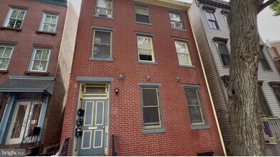 Building Photo - 253 Mercer St
