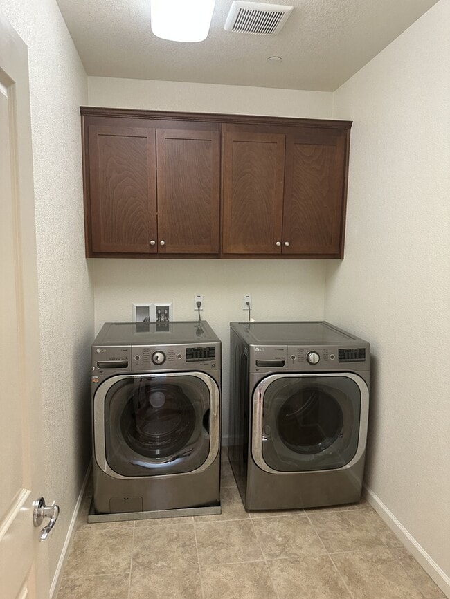 Building Photo - his beautiful 3-bedroom, 2.5-bathroom home...