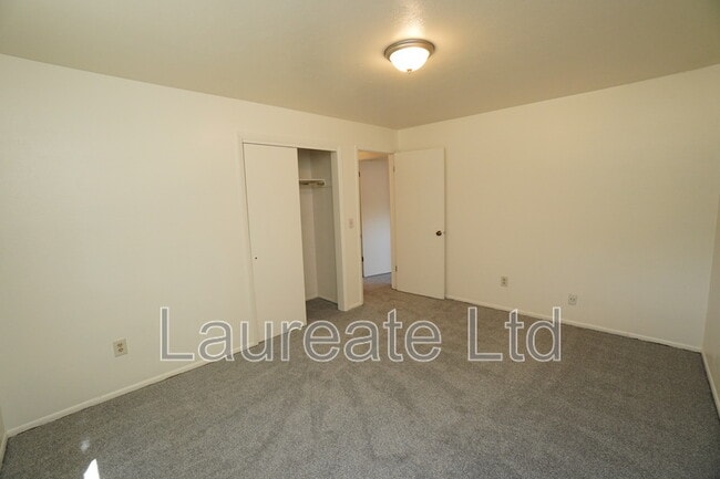 Building Photo - 1472 W Geddes Ave