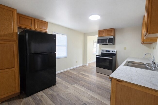 Building Photo - 350 Waterloo Geneva Rd