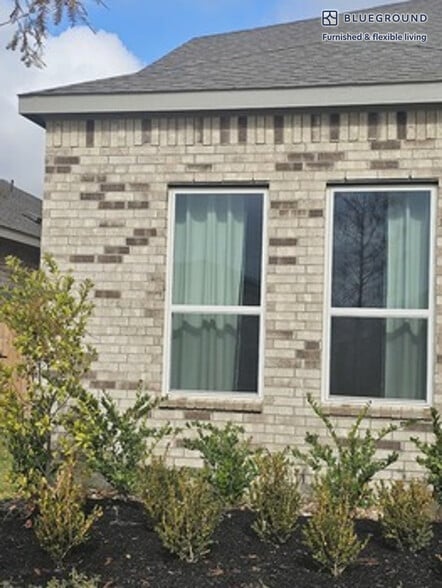 Building Photo - 28618 Bluebonnet Grotto Dr