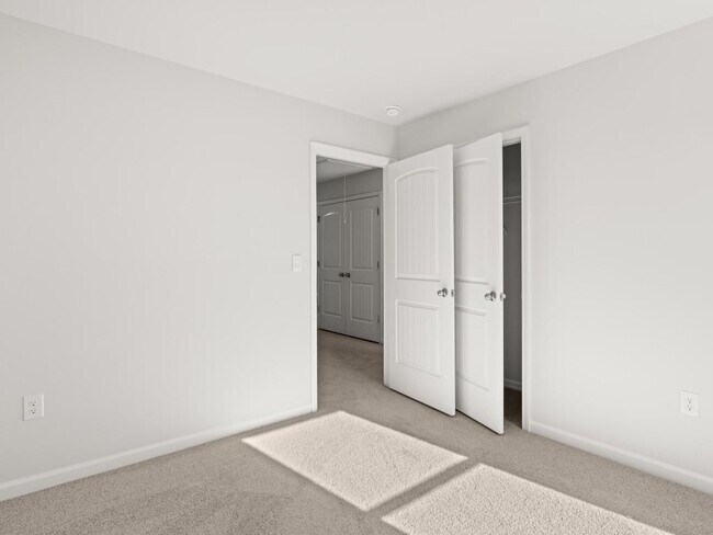 Building Photo - 102 Hughes Pl Dr