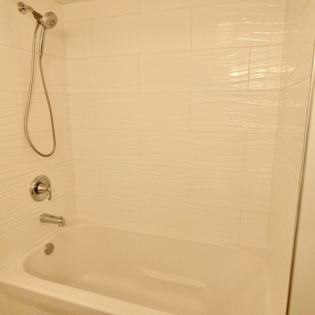 Building Photo - 1332 W Mulloy Dr