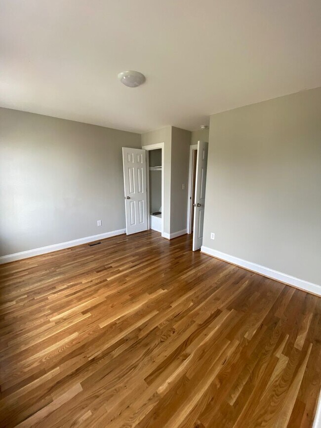 Building Photo - Renovated Three Bedroom VCU Area Home With...