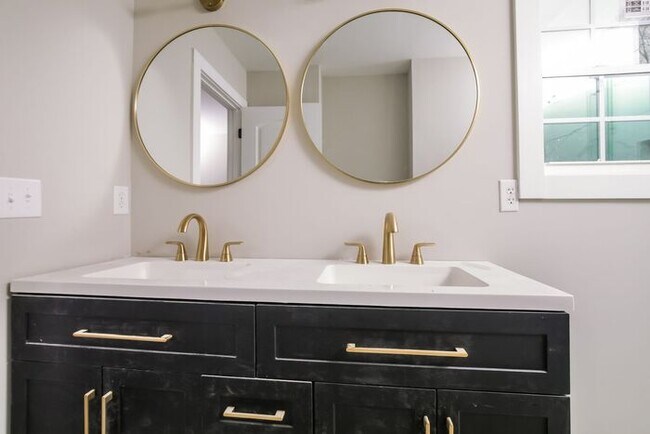 Building Photo - Close to Downtown Durham Brand New Construction