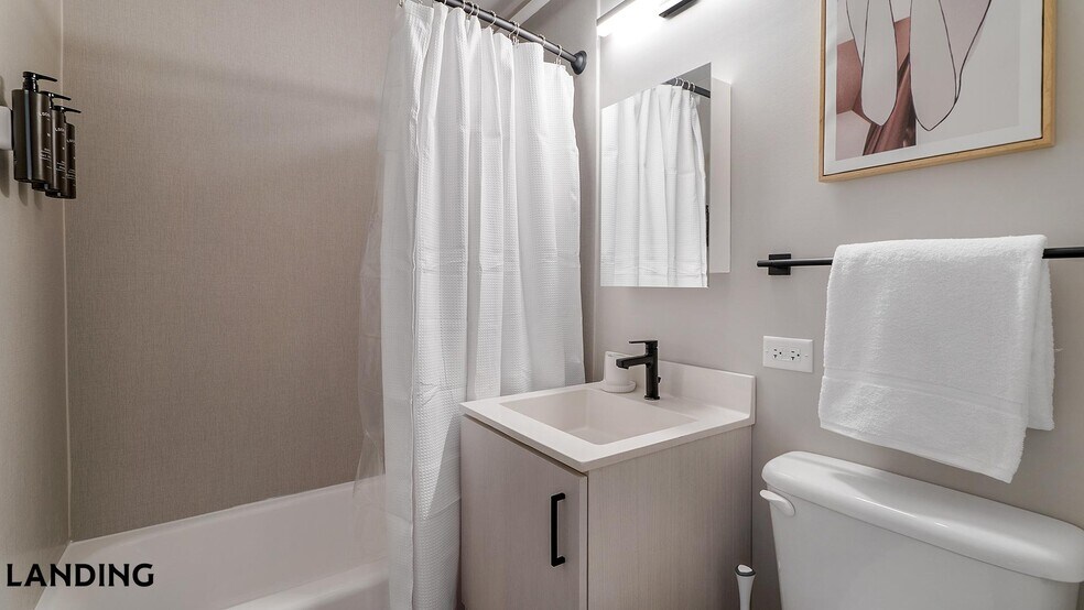 Building Photo - 1922 W Ogden Ave