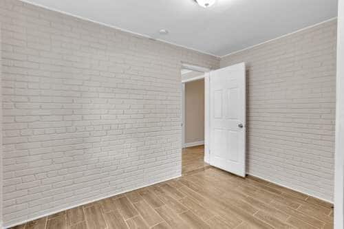 Building Photo - 10201 Staghill Dr