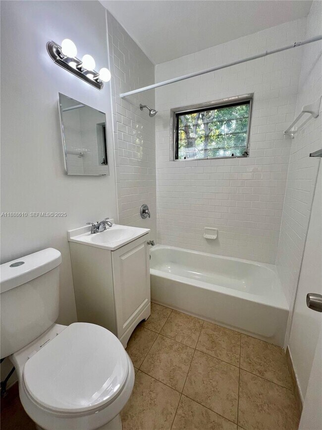 Building Photo - 962 NW 6th St