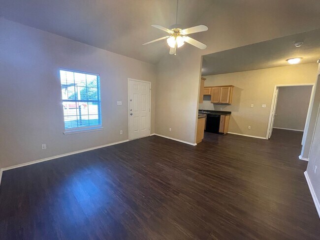 Building Photo - 105-107 Sunburst Court