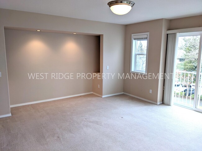 Building Photo - 14752 Davis Ln