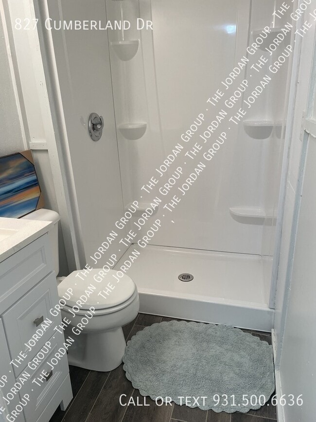 Building Photo - 827 Cumberland Dr