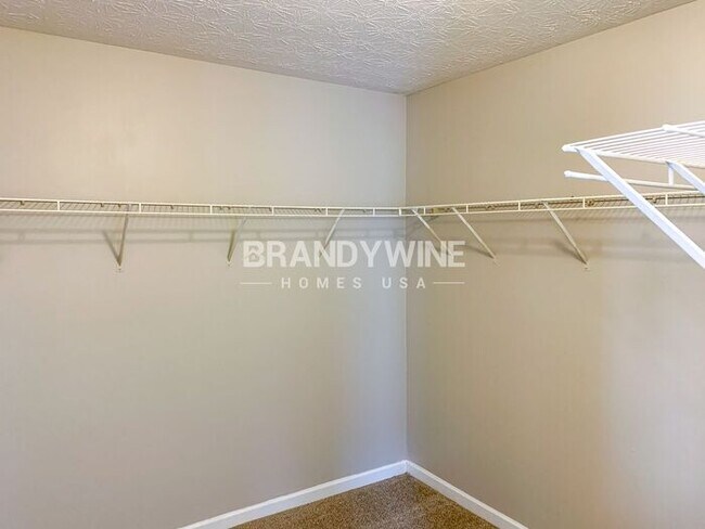 Building Photo - Captivating 4BR! A remarkable find