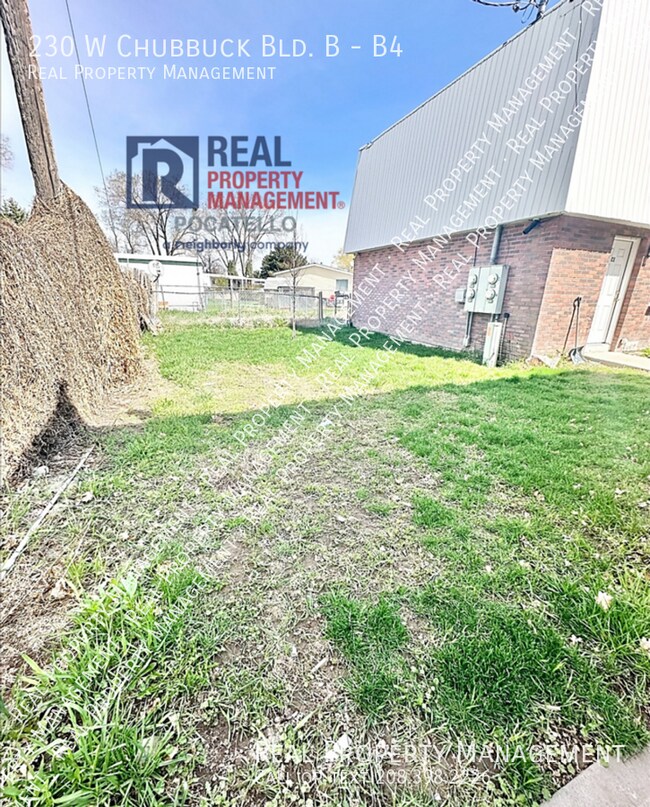 Building Photo - 230 W Chubbuck Rd