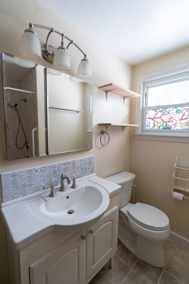 Building Photo - 16 Katherine St