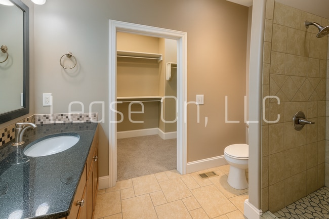 Building Photo - 7453/57 Summerside