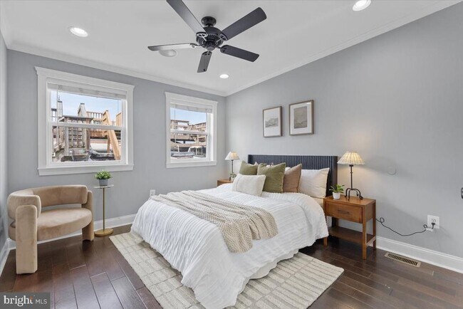 Building Photo - 616 Hyson St