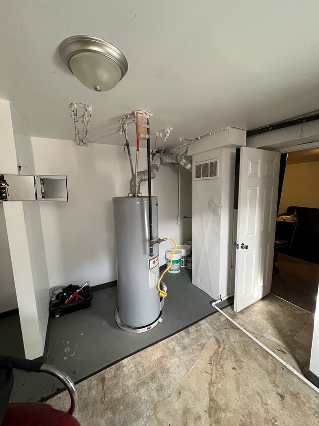 Building Photo - 6020 E 68th Way