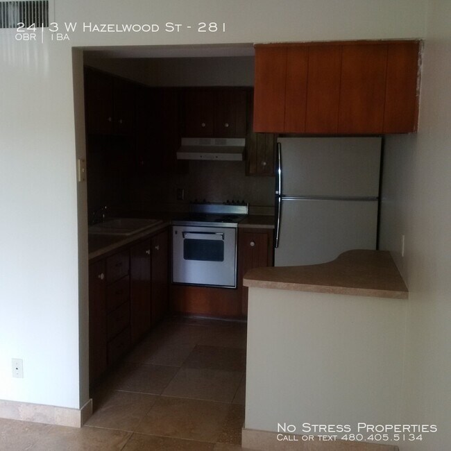 Building Photo - Studio off Camelback Rd & I17 Freeway!