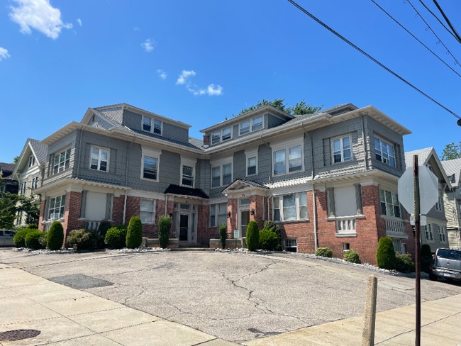 Building Photo - 144 Taber Ave