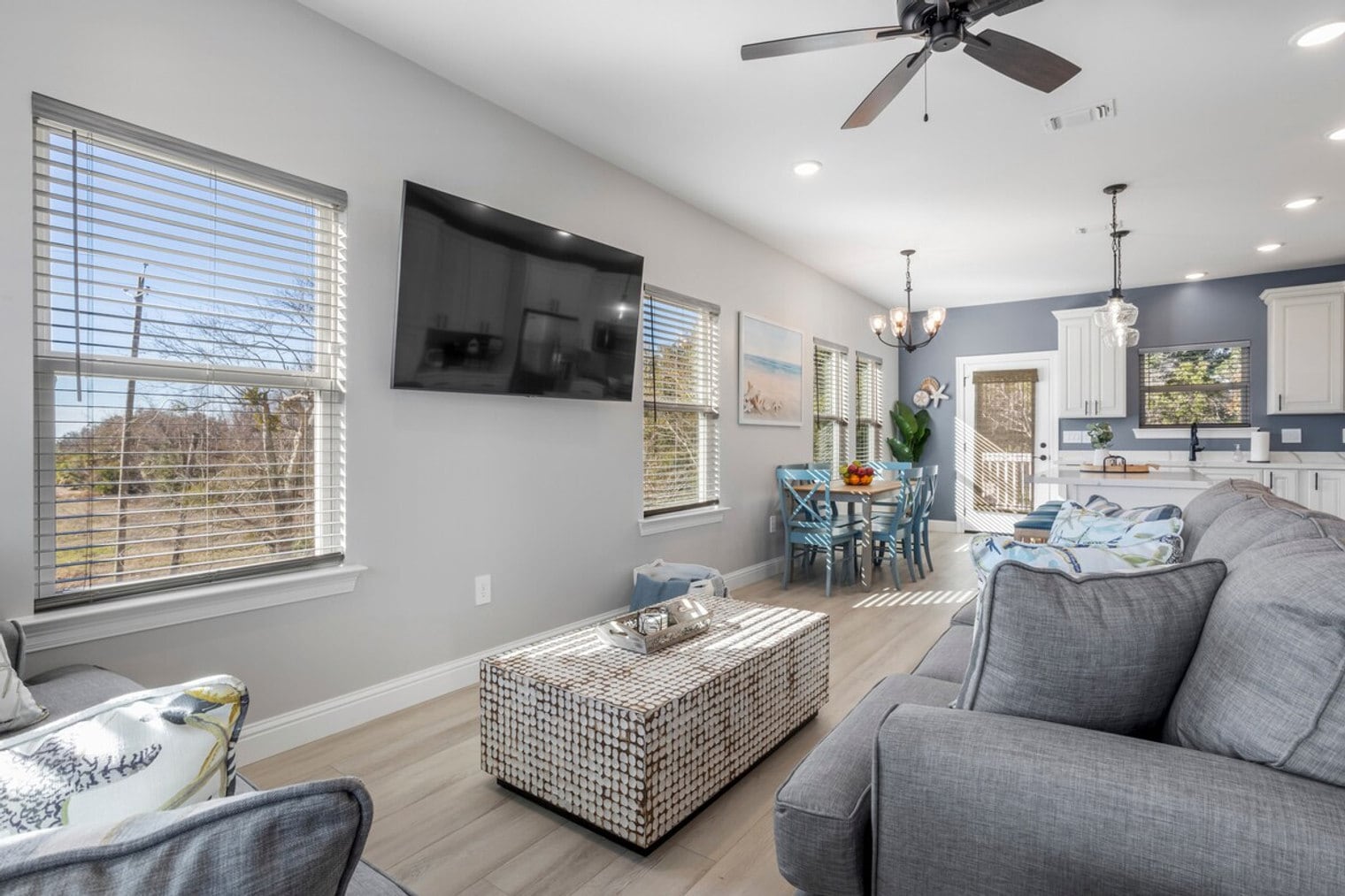 Building Photo - 135 Brady Dr