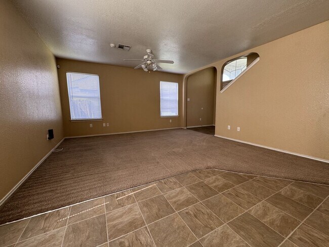 Building Photo - 1312 Saddle Dr