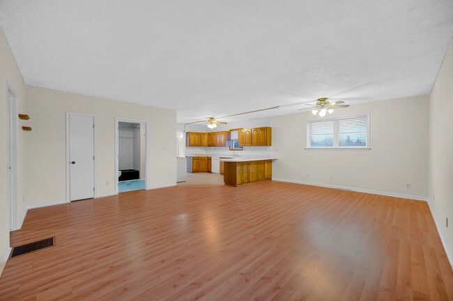 Building Photo - 2571 E Lincoln Hwy