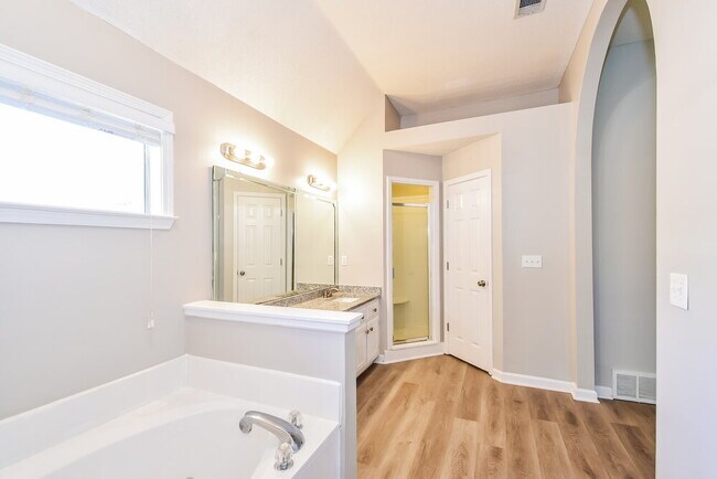 Building Photo - 7730 Shadow Fork Ln