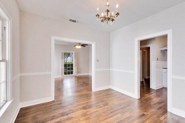 Building Photo - 1511 W 30th St